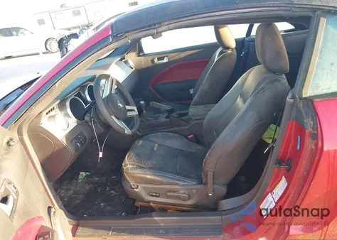 2005 Ford Mustang z USA, uszkodzony, nr VIN 1ZVHT84N955220145